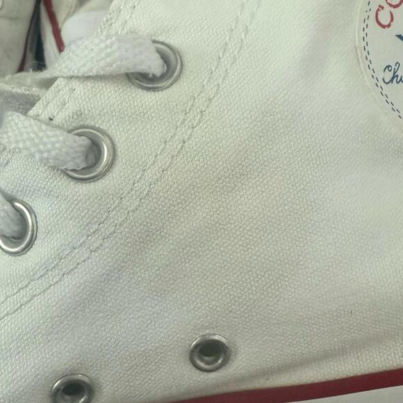 Converse White Sneakers with Red Highlights - Picture 5 of 5